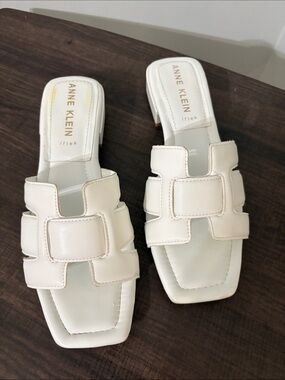 Anne Klein iflex White Leather Slide Mules with Woven Strap Detail